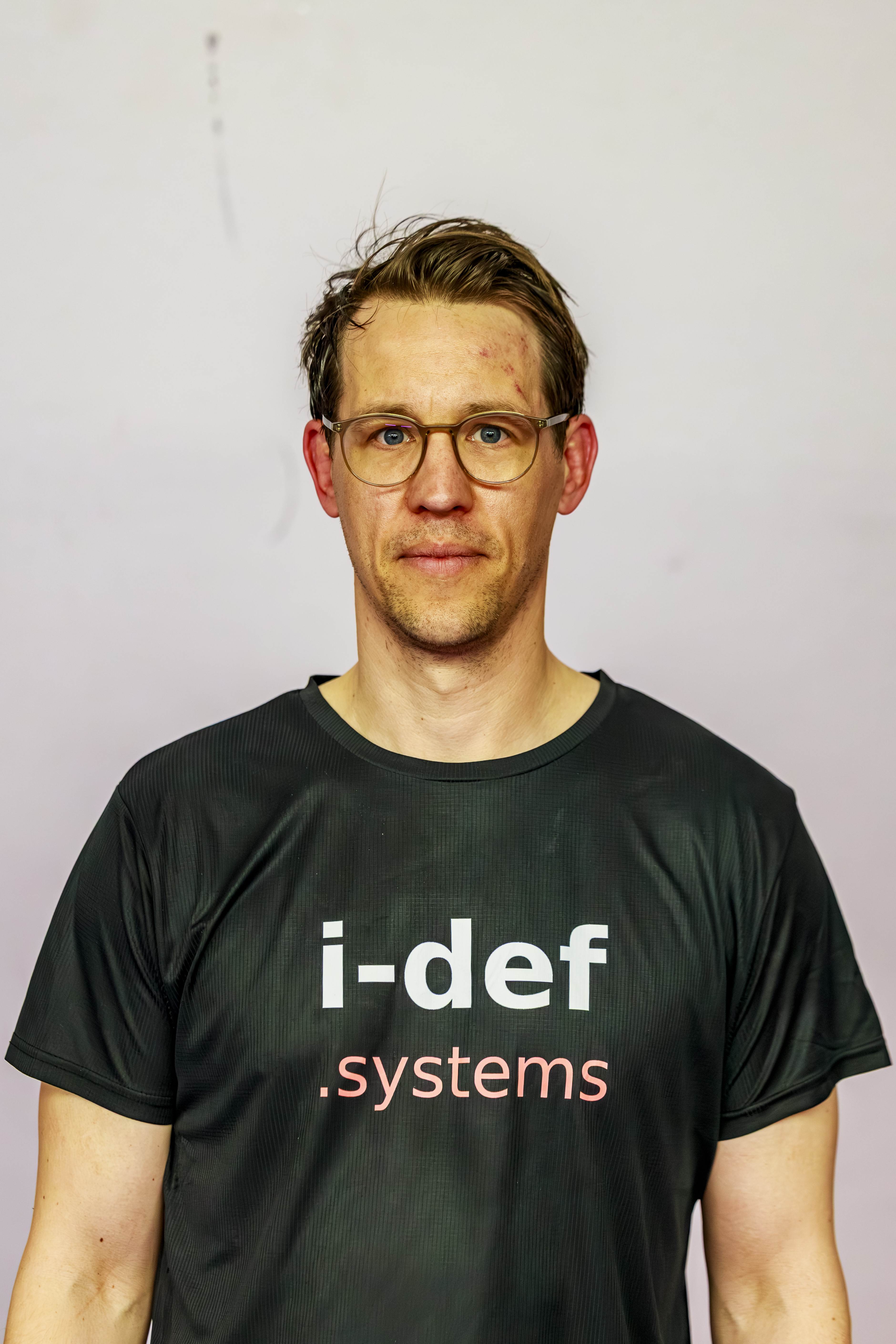Sebastian Burkert – i-def.systems